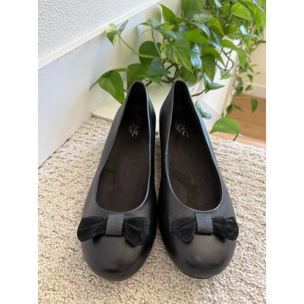 Vionic LYDIA‎ Ballet Flats Women 8 Black Leather Bow Orthaheel Low Wedge COMFORT